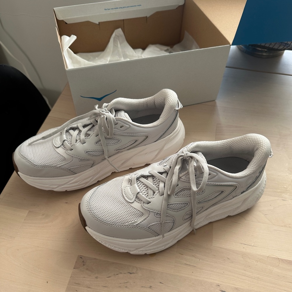 Hoka Clifton L Shoes Nimbus Cloud/White Excellent Used/Like New with Box